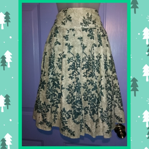 NWOT ANTHROPOLOGIE ODILLE FLORAL SKIRT-SIZE 4 - Picture 2 of 3